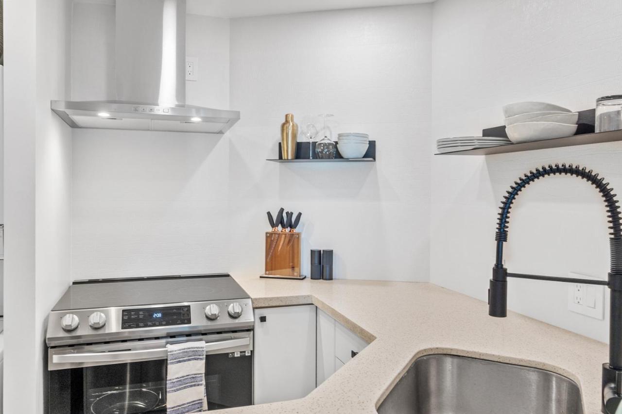 Downtown Luxury 1Br Coal Harbour Apartment Vancouver Ngoại thất bức ảnh