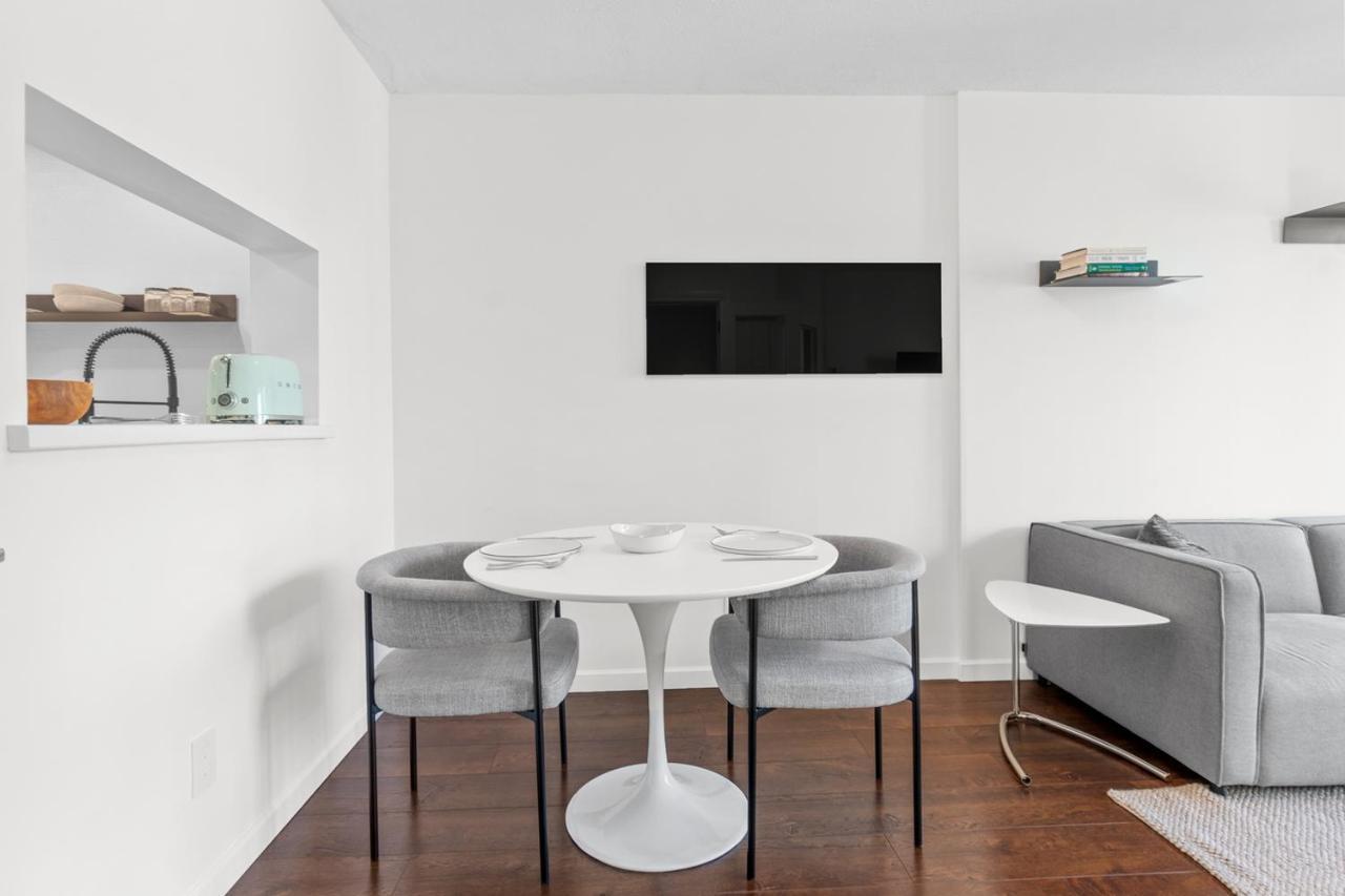 Downtown Luxury 1Br Coal Harbour Apartment Vancouver Ngoại thất bức ảnh