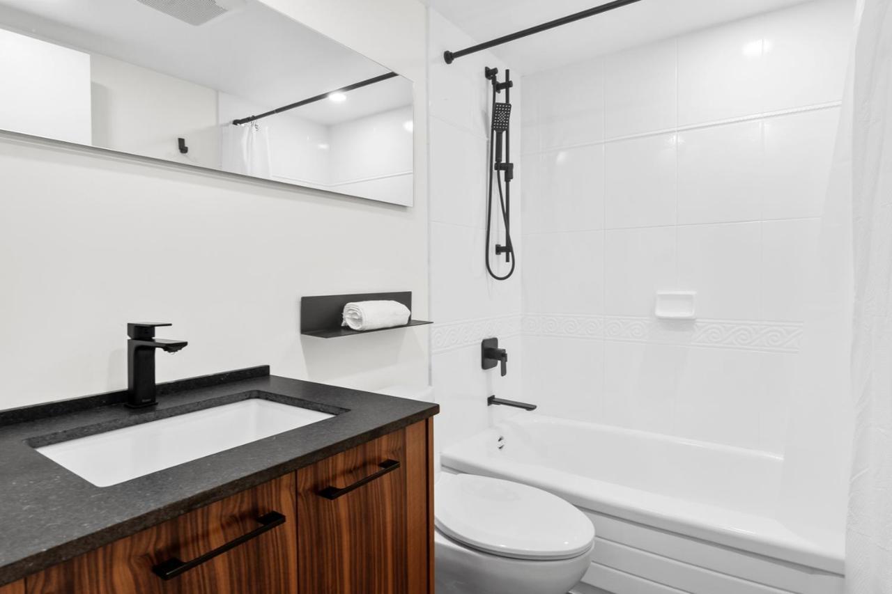 Downtown Luxury 1Br Coal Harbour Apartment Vancouver Ngoại thất bức ảnh